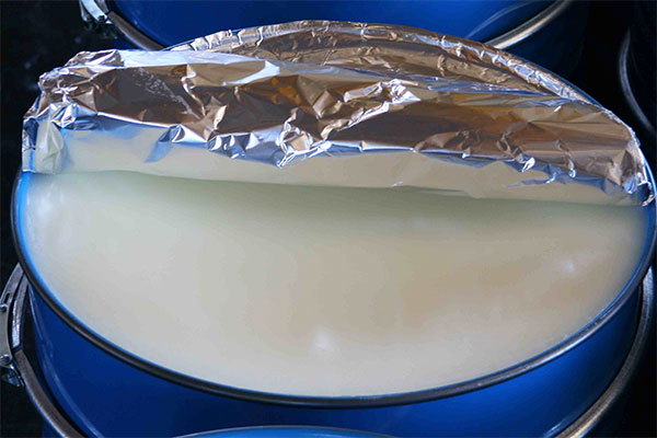 white-petrolleum-jelly
